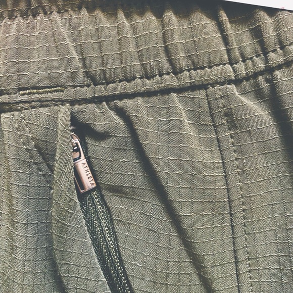 Athleta Dark Green Men's Cargo Pants - Picture 5 of 11